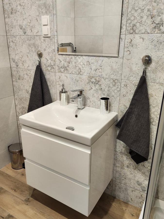 Dwa Jelonki, Ul Sciegiennego, Centrum, Garaz, Ogrodek Келце Екстериор снимка