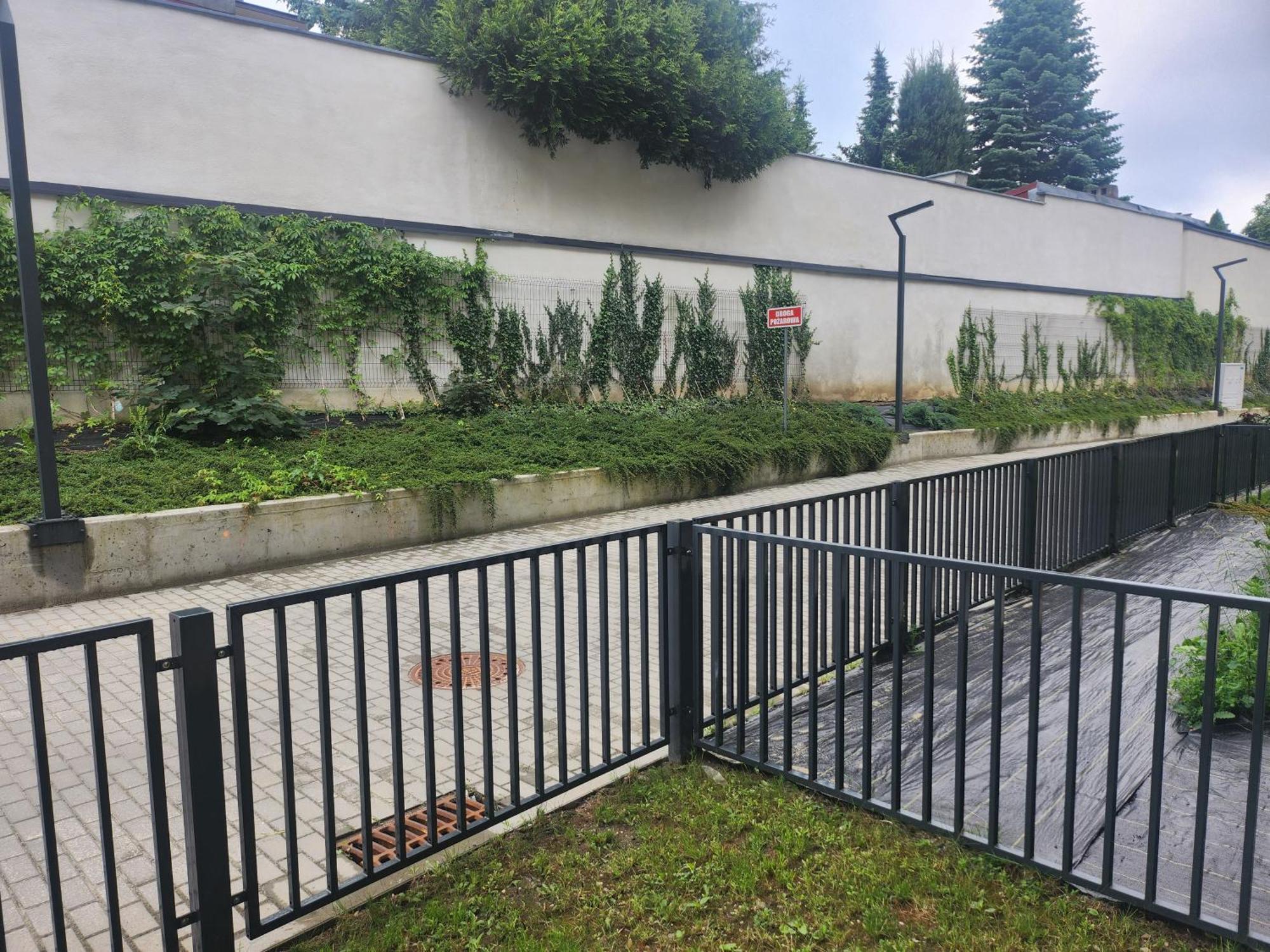 Dwa Jelonki, Ul Sciegiennego, Centrum, Garaz, Ogrodek Келце Екстериор снимка